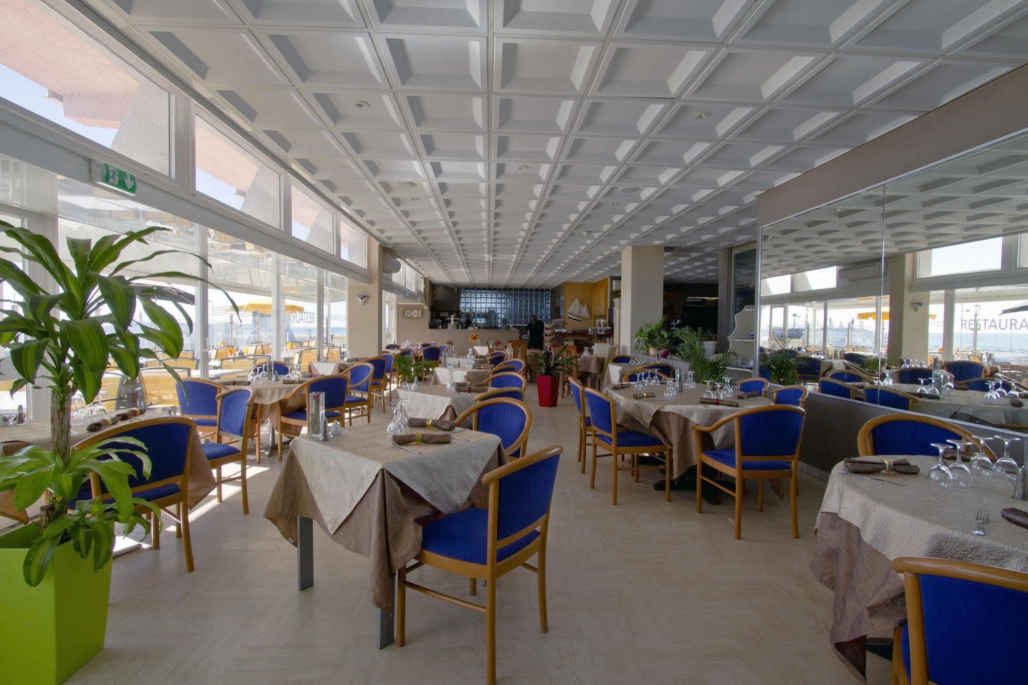 Hotel Le Richmont Marseillan  Buitenkant foto