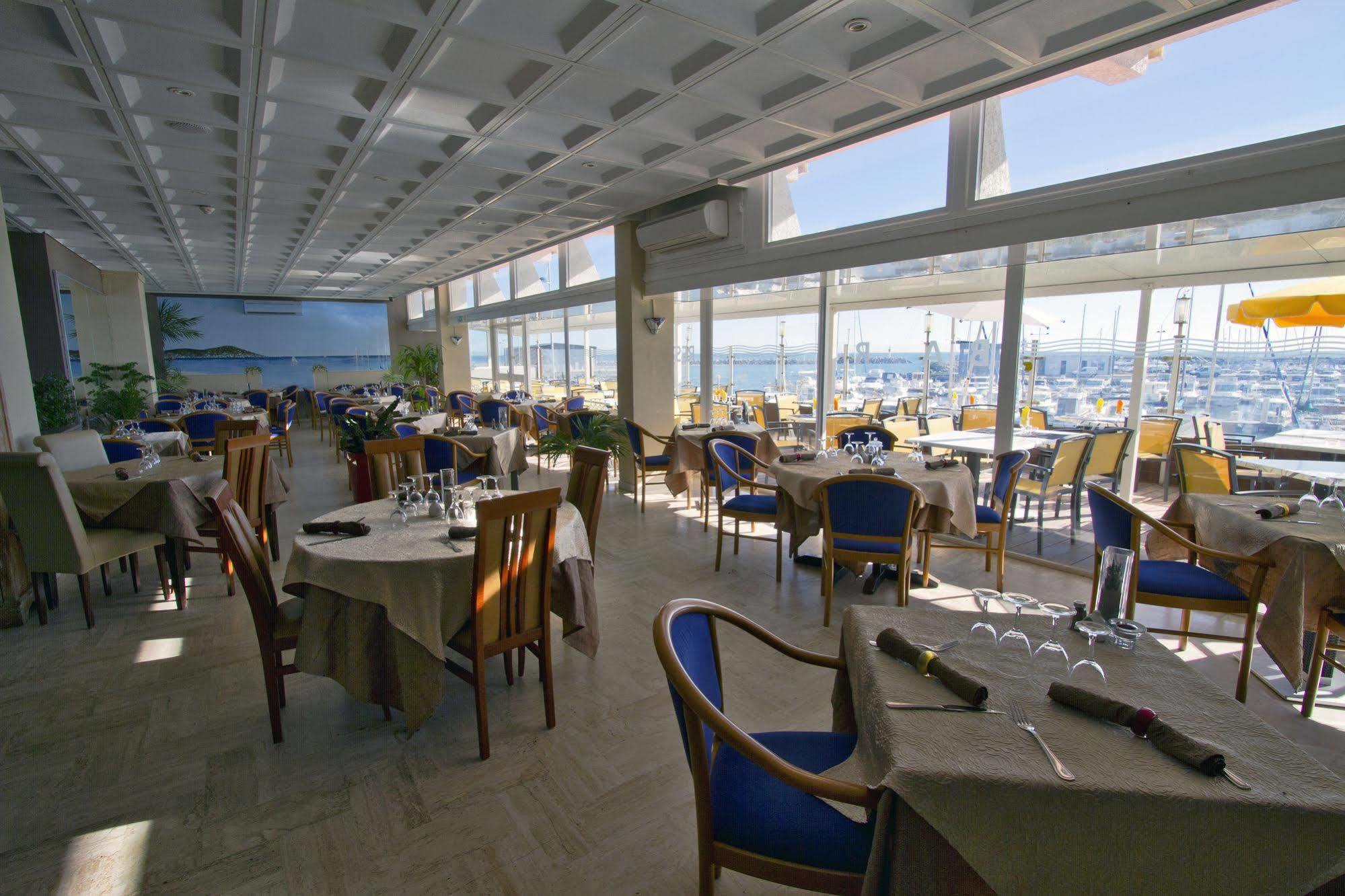 Hotel Le Richmont Marseillan  Buitenkant foto