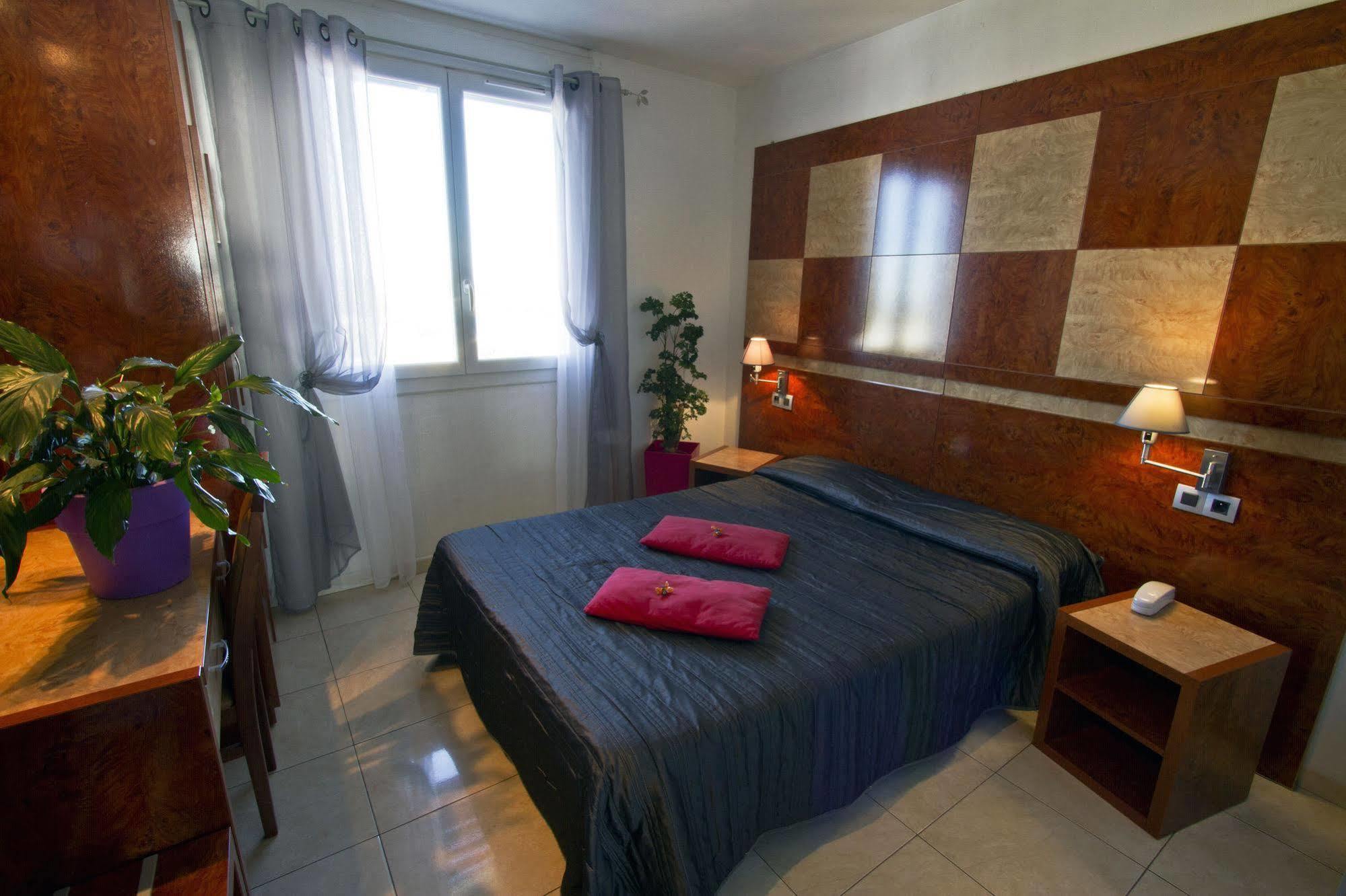 Hotel Le Richmont Marseillan  Buitenkant foto