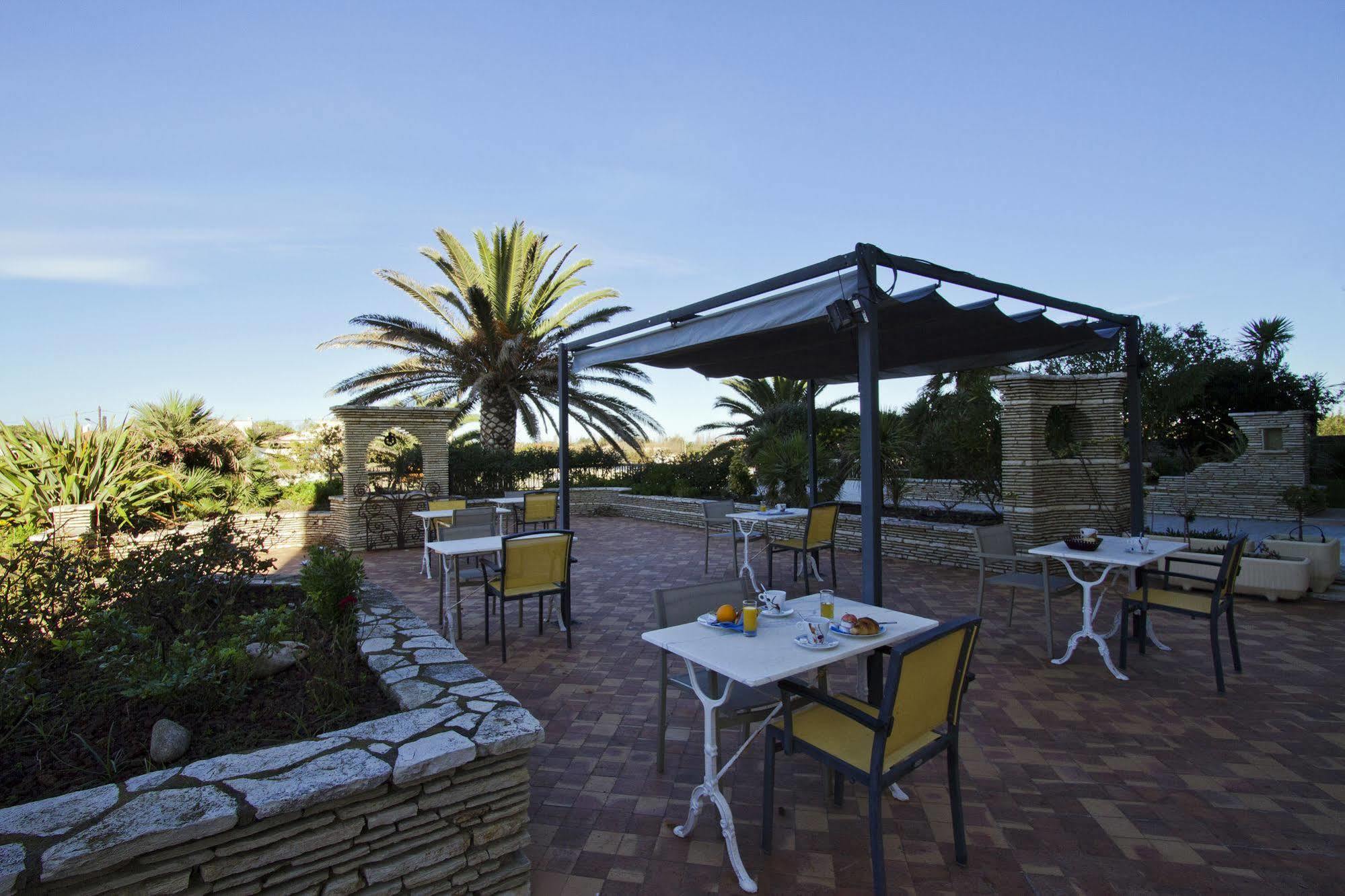 Hotel Le Richmont Marseillan  Buitenkant foto